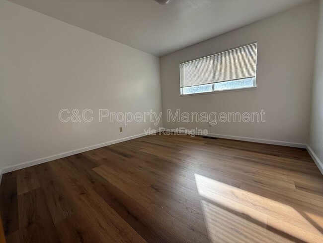 Building Photo - 840 Camille Ct