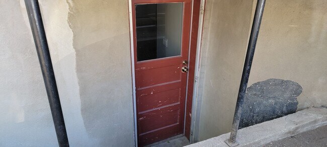 Building Photo - Odell Duplex