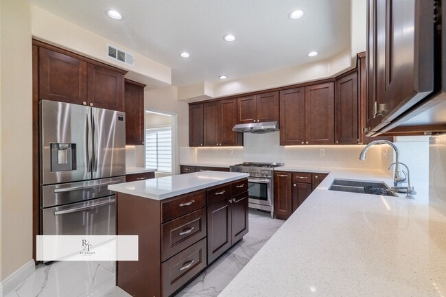 Building Photo - Stunning Remodeled Home in Walnut Valley U...