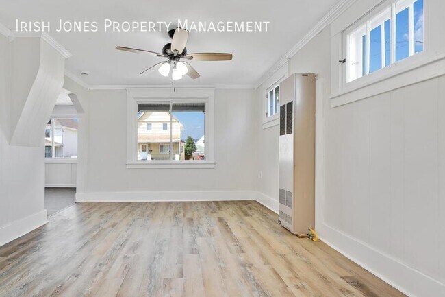 Building Photo - 313 Fenton St