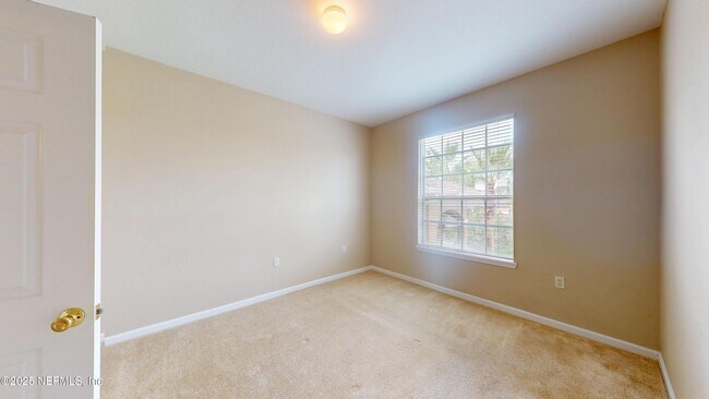 Building Photo - 7990 Baymeadows Cir E