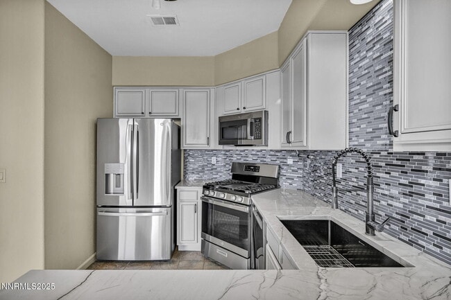 Building Photo - 9250 Lone Wolf Cir