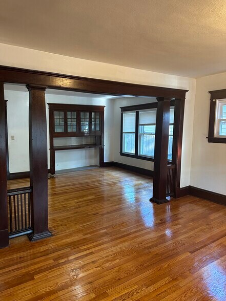 Building Photo - 35 Rittenhouse Ter