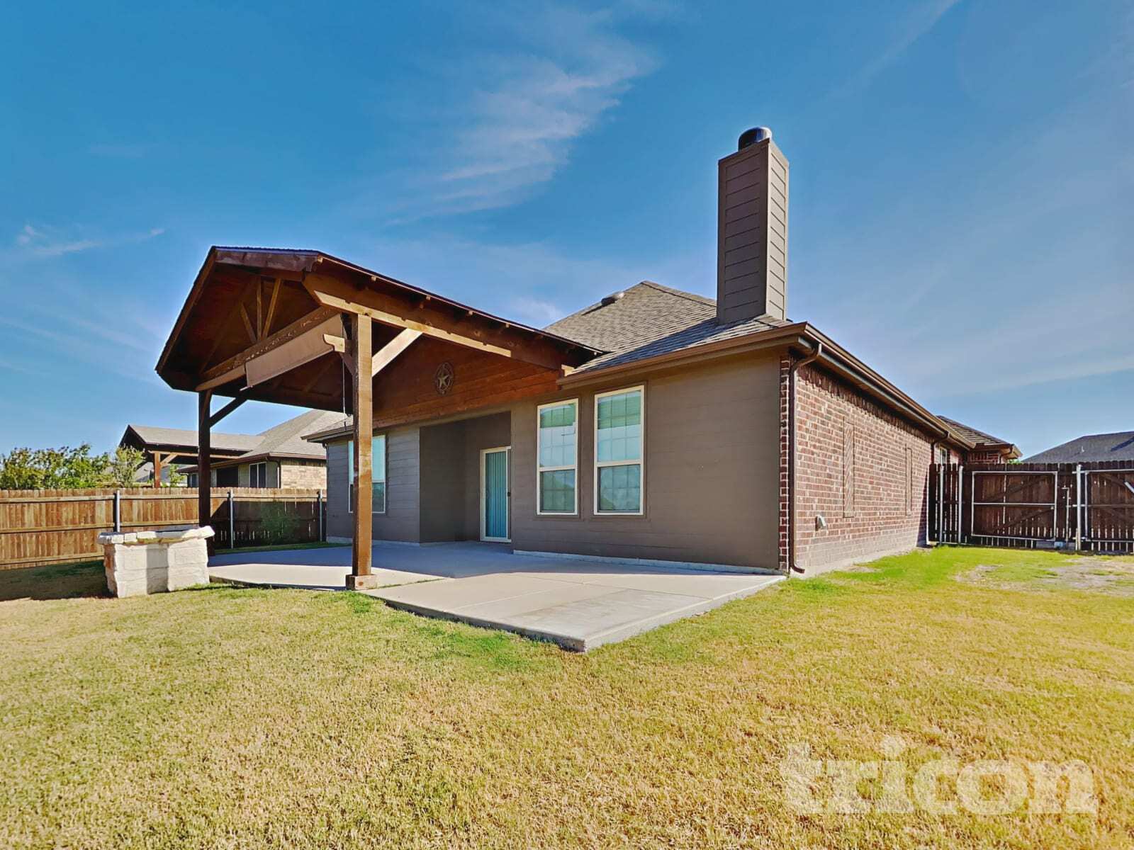 Building Photo - 215 Saddlebrook Ln