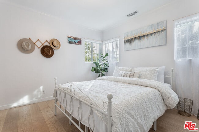 Building Photo - 4607 Willowcrest Ave