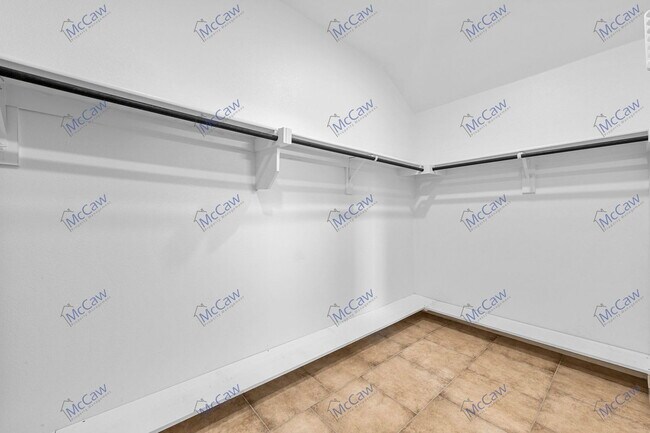 Building Photo - 601 Gin Lake Trl
