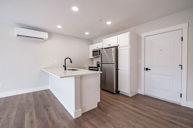 Building Photo - 1 S Bridgton Rd