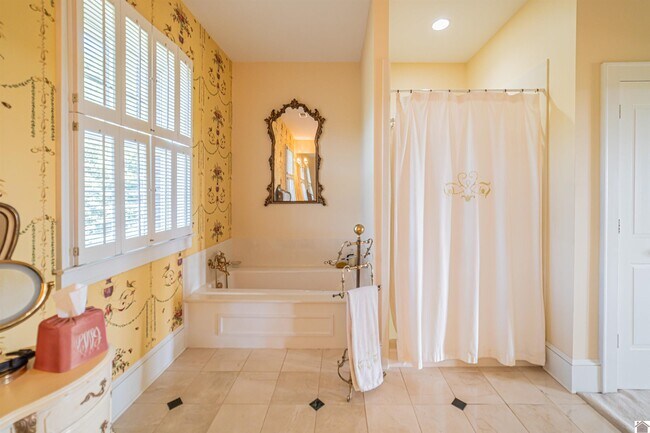 Building Photo - 2500 Biggs Rd