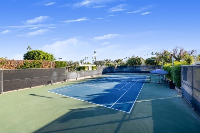 Building Photo - 1173 E Alejo Rd