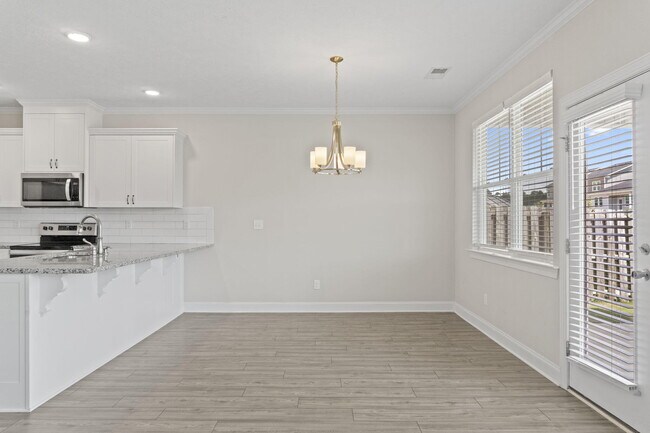 Building Photo - 912 Newburn Dr