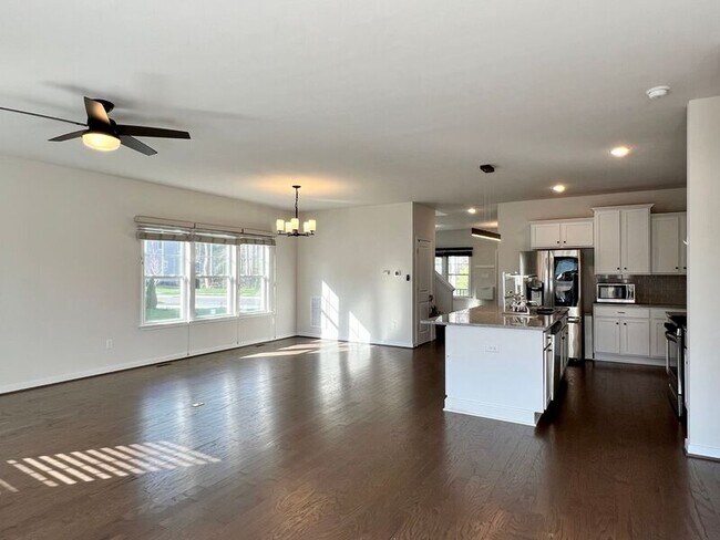 Building Photo - 8180 Lyman Ct