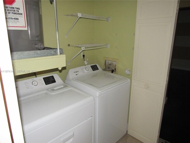 Building Photo - 233 Meadows Dr