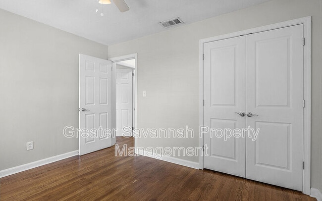 Building Photo - 2114 E 62nd St