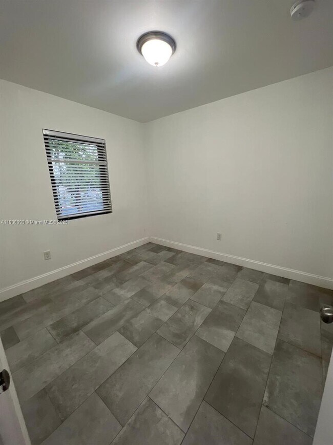 Building Photo - 501 NW 30th St