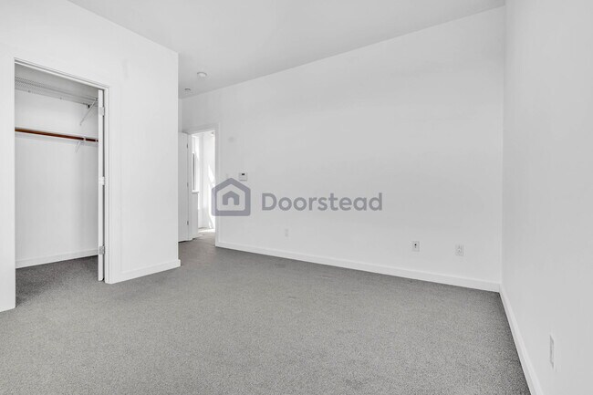 Building Photo - 6 South Ct