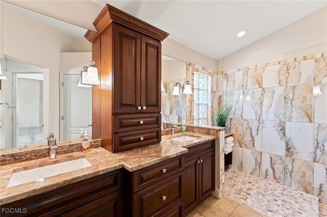 Building Photo - 1250 Silverstrand Dr