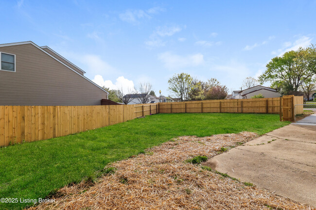 Building Photo - 9420 Wood Hollow Rd