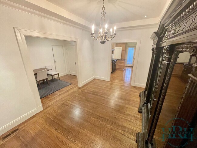 Building Photo - Beautiful and Spacious 1BR|1BA in Nob Hill...