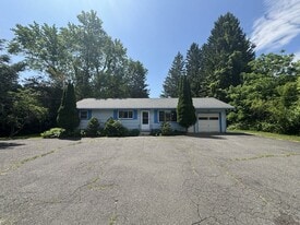 Building Photo - 39 Huntington Rd