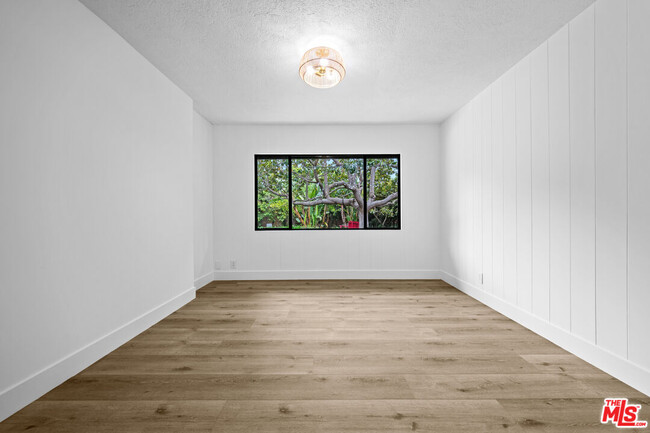 Building Photo - 1027 Acanto Pl