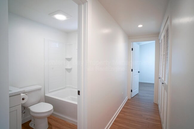 Building Photo - 829 Sea Palm Ave