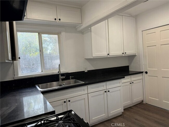 Building Photo - 1222 Hardt St