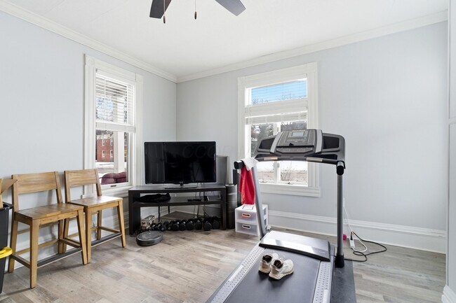 Building Photo - 1374 Ida Ave