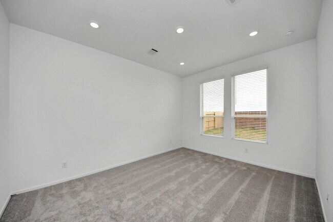 Building Photo - 3040 Ash Ray Dr