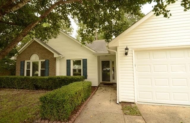 Building Photo - 203 S Carlisle Ct