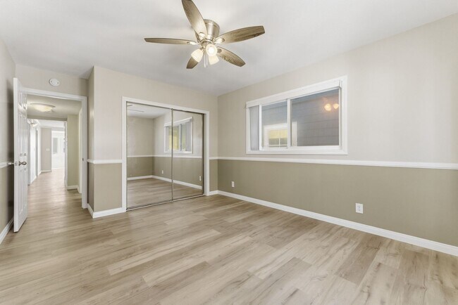 Building Photo - 403 38th St