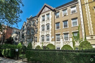 Building Photo - 644 W Wrightwood Ave