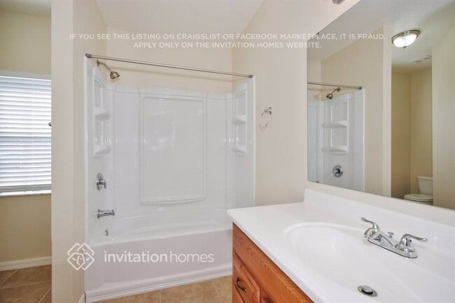 Building Photo - 627 Koala Ct