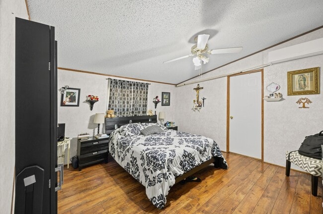 Building Photo - 806 Co Rd 2112