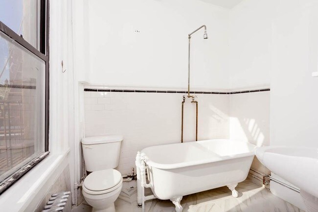 Building Photo - 157 Bedford Ave