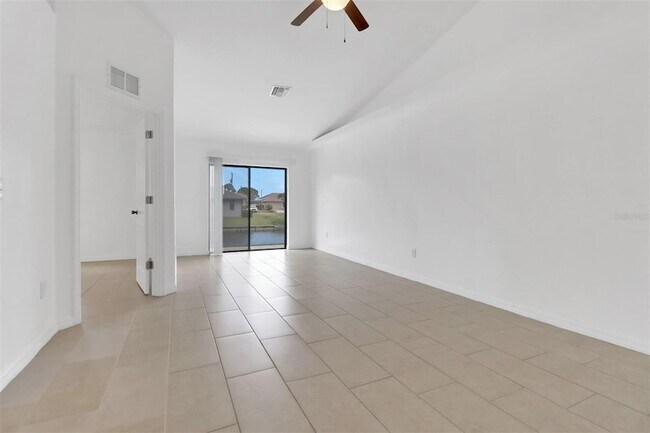 Building Photo - 3524 SW 17th Ave