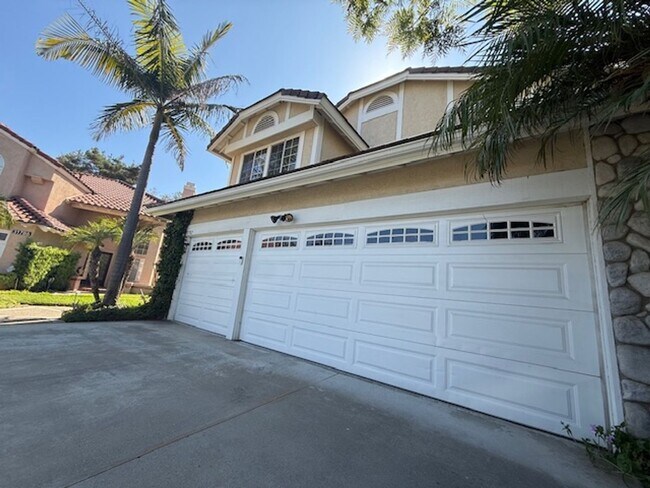 Building Photo - Over 3000 sq feet in Trabuco Canyon