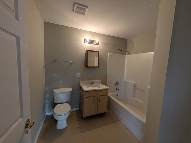 Building Photo - 1419 Crape Myrtle Dr