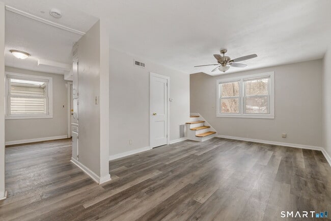 Building Photo - 3 New Hampshire Dr