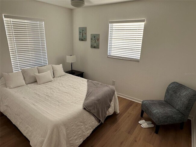 Building Photo - 9474 Tacoma Ave