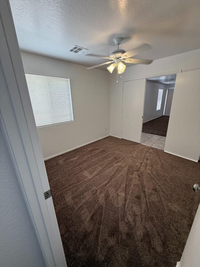 Building Photo - 4 bedroom in BUCKEYE AZ 85326