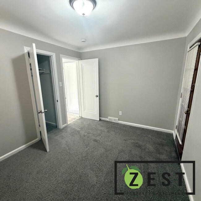 Building Photo - 19691 Cliff St