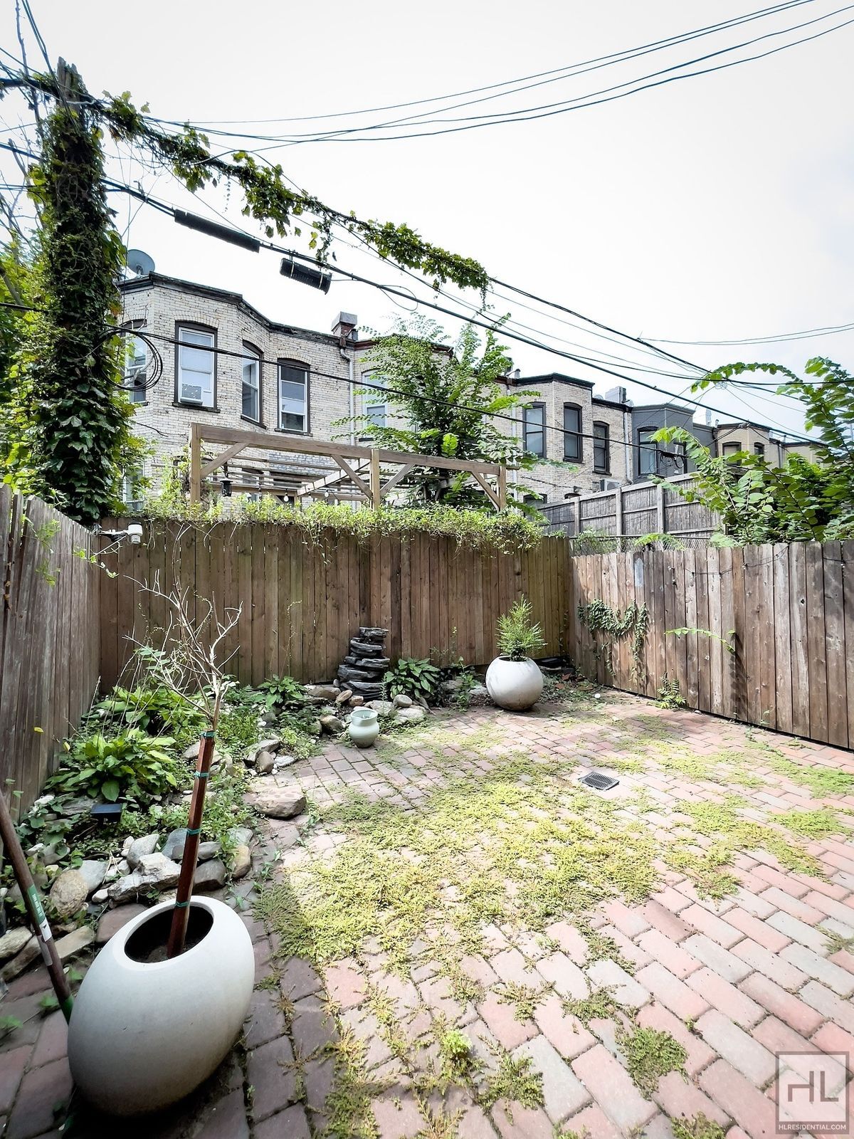 Building Photo - EASTERN PARKWAY / Spacious 4-Bed, 3-Bath D...