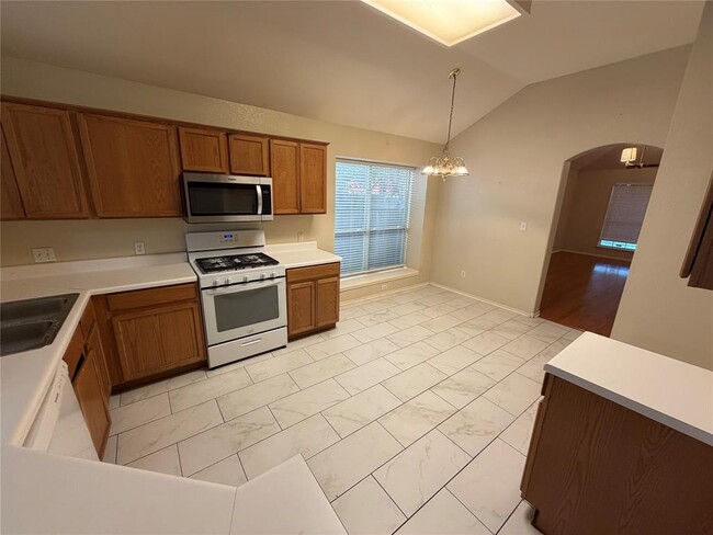 Building Photo - 10309 Broomflower Dr