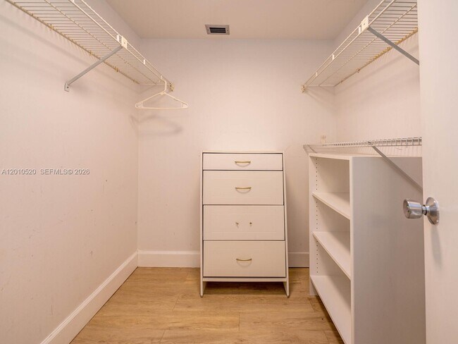 Building Photo - 5000 N Ocean Blvd