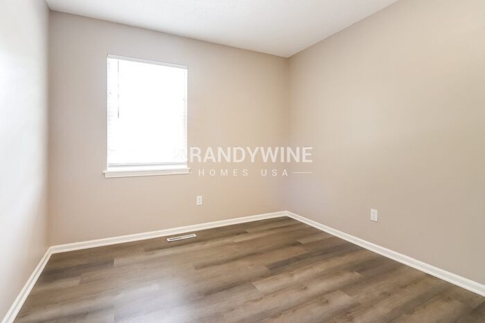 Building Photo - 1909 NE McKee Ln