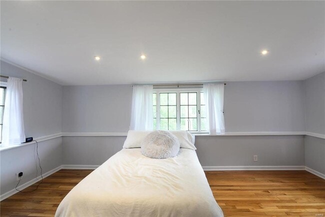 Building Photo - 418 Carswold Dr