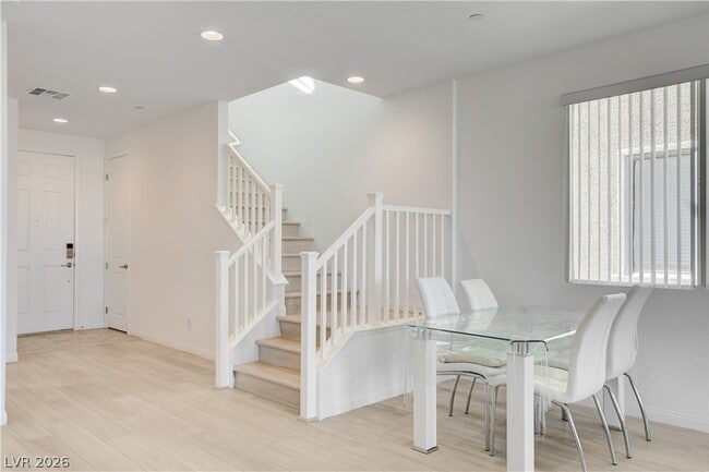 Building Photo - 10276 Thurso Ave