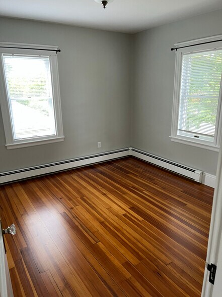 Primary Photo - 20 Harrington Ave
