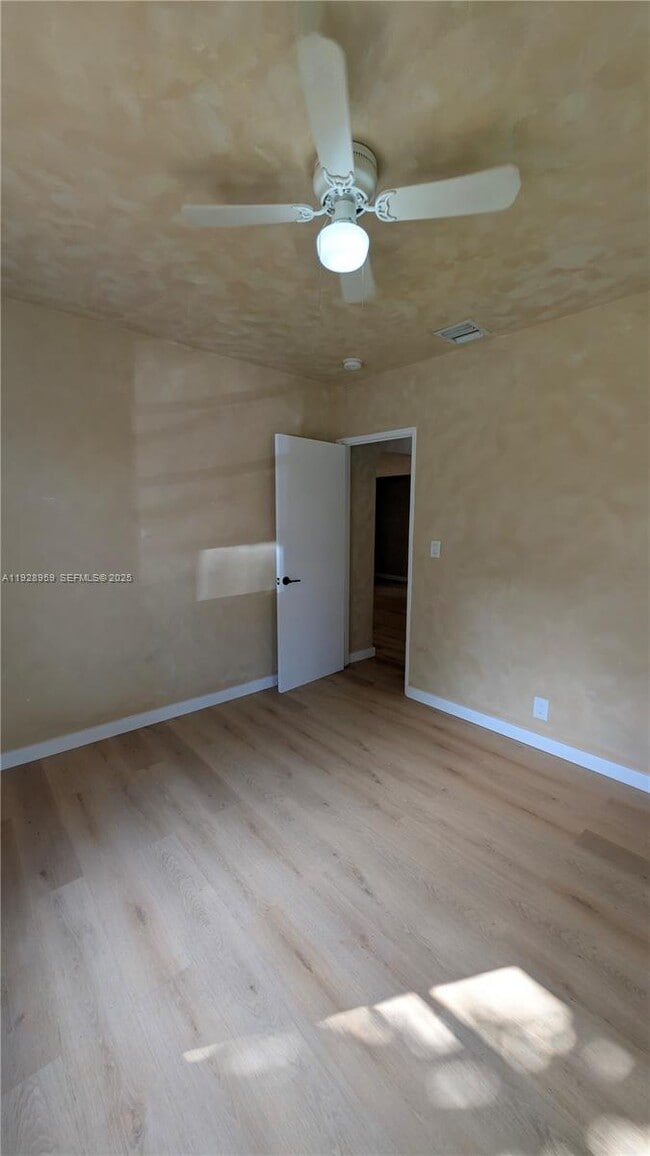 Building Photo - 1431 NW 26th St