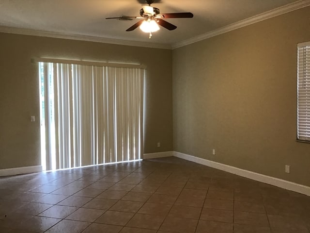 Building Photo - 996 NW Leonardo Cir